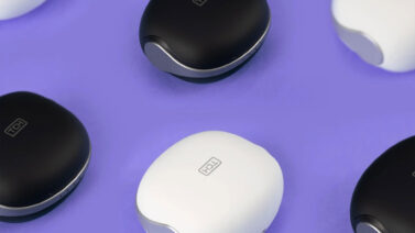 Step by step tutorial on how to use HTC S33 earpods