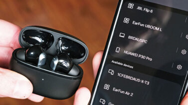 How to connect wireless handsfree to mobile phone and laptop?