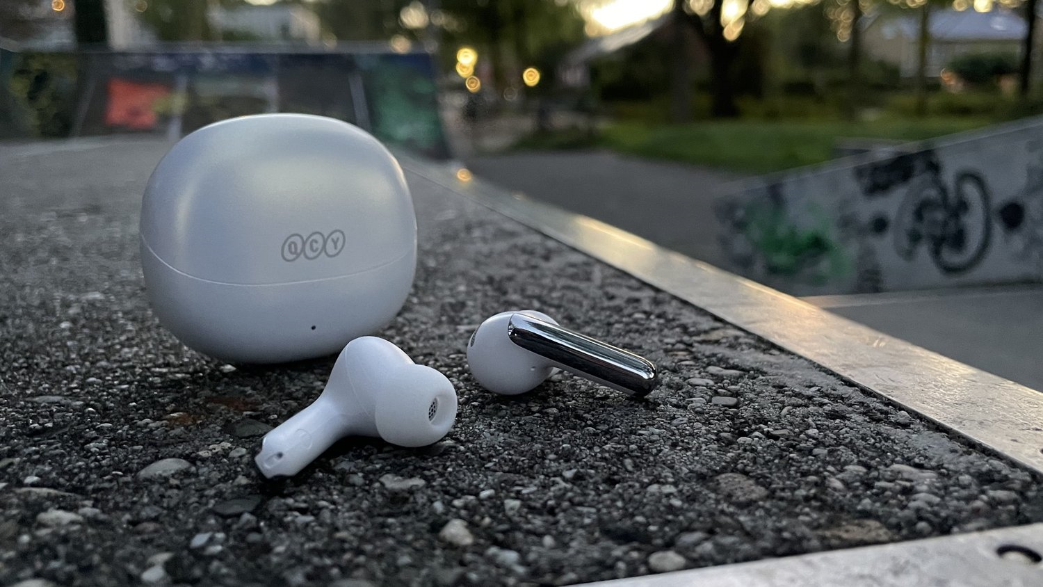 Bluetooth QCY MeloBuds pro model